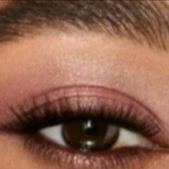 “Gleam" Pro Palette Eyeshadow Refill - Picture 1 of 4